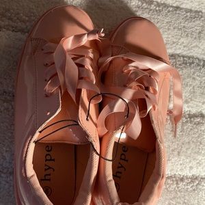 *BRAND NEW*HYPE pale pink sneaks with satin laces